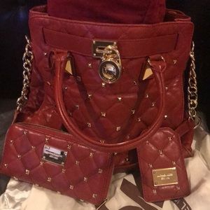 Authentic Michael Kors Quilted Hampton Bag.